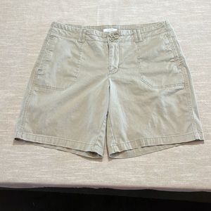 NWOT Maurices khaki color shorts. Two front pockets. Size 12